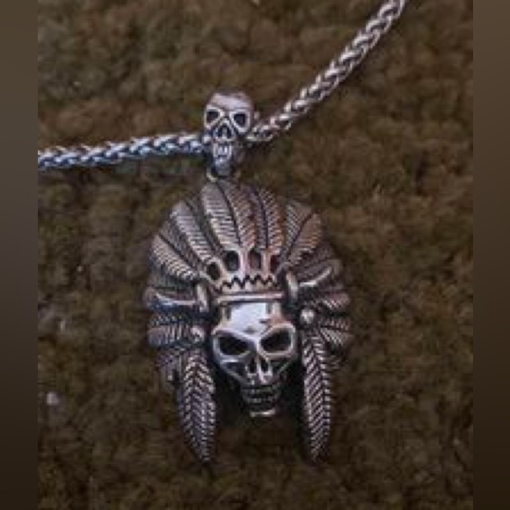Skull necklace